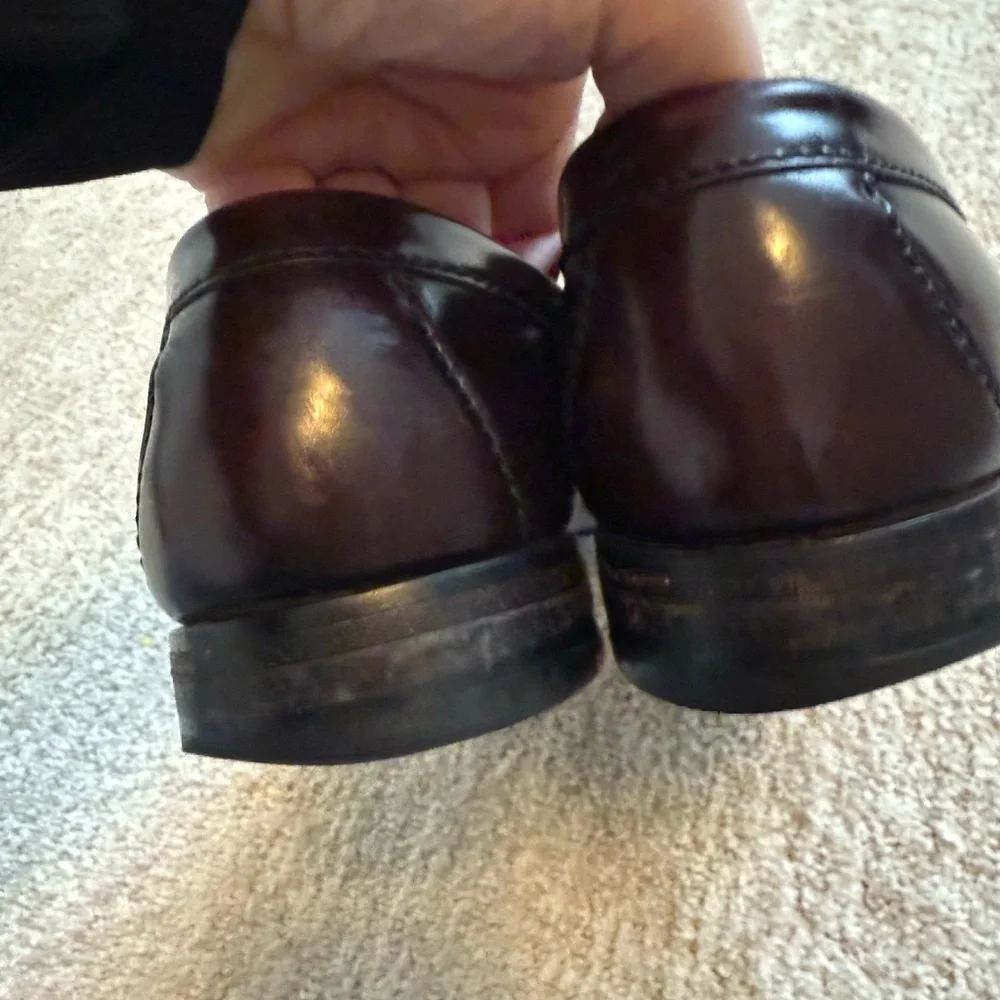 Cole‎ Haan Burgundy Tassel Loafer Size 7.5 D Well-Loved & Ready for Years More